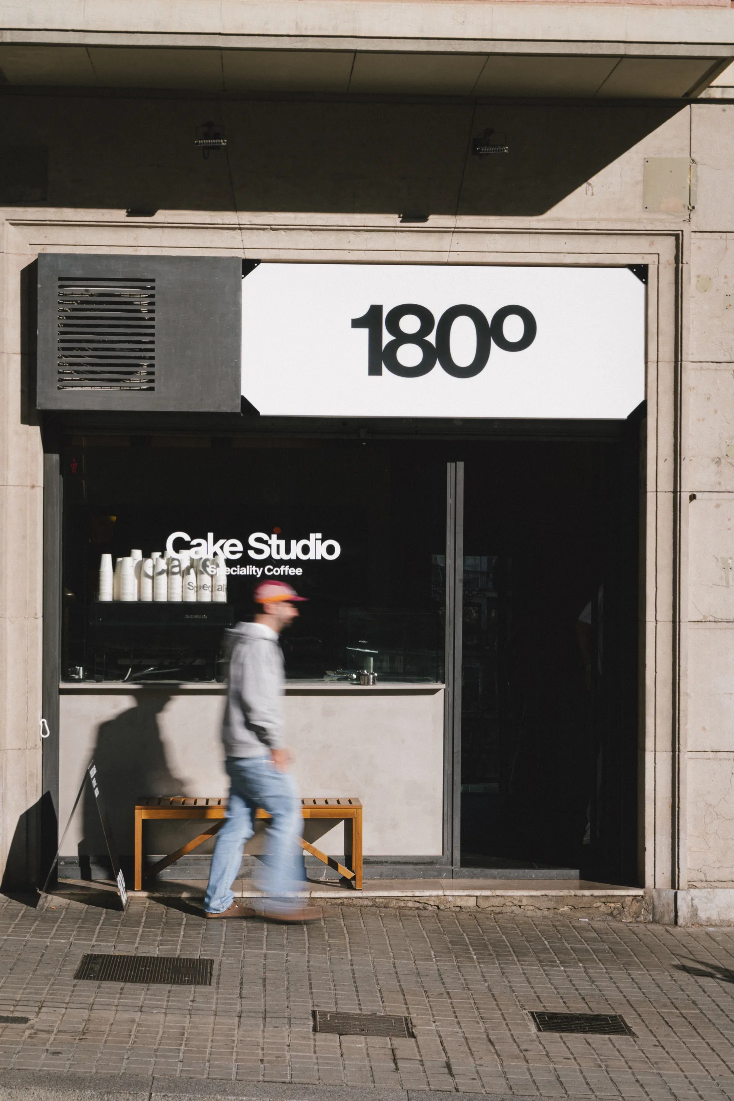 Fachada de 180 Cake Studio en Plaza Bonanova